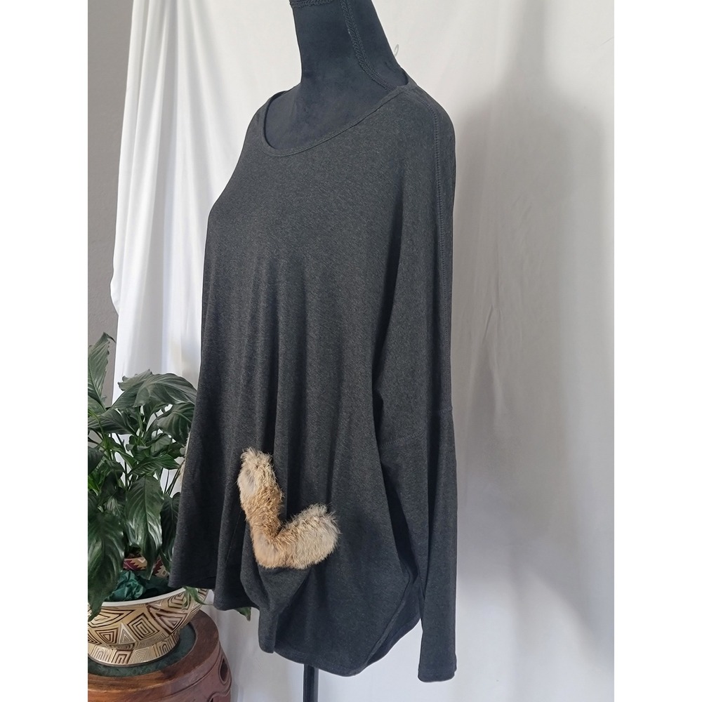 Karen Kane Womens XL Charcoal Gray Faux Fur Pocket Long Sleeve Knit Top